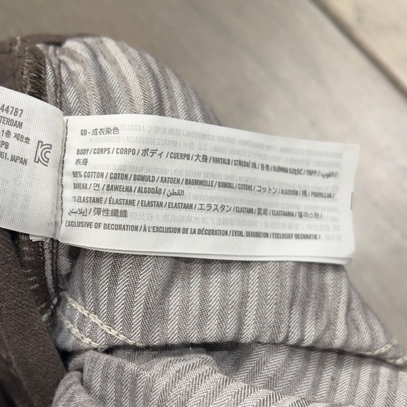 Abercrombie & Fitch the 90's Relaxed High Rise Jeans Dark Brown - Picture 10 of 11